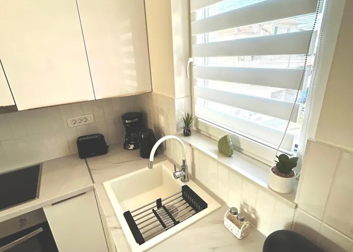 Town 2 * トロギール