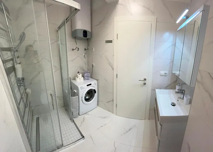 Town 2 * トロギール