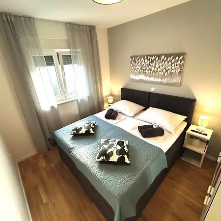 Town 2 Apartment