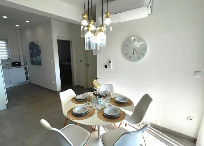 Town 2 * 特罗吉尔